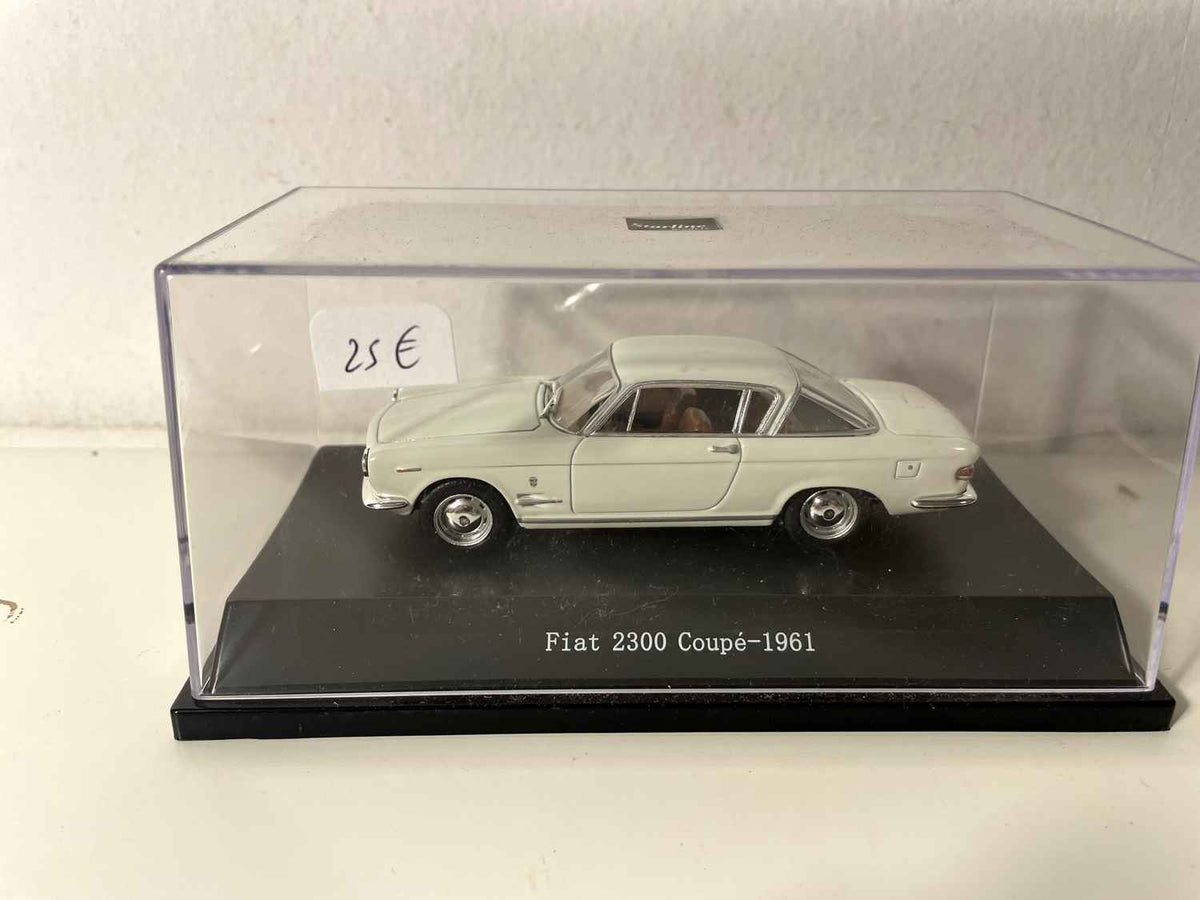1961 White Fiat 2300 Coupe - Starline Models Collection