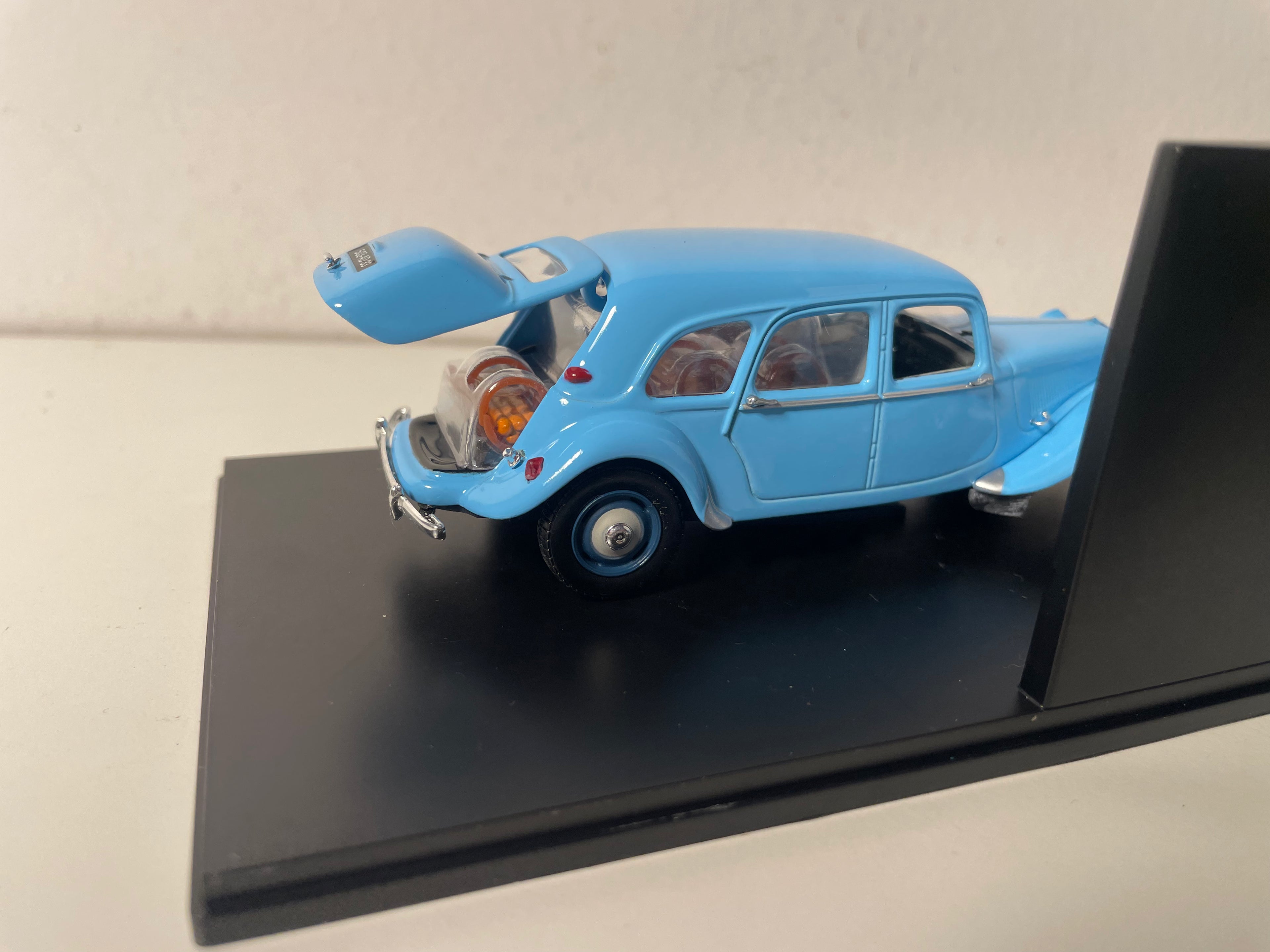 1955 Citroën Traction 11 Commerciale Light Blue (Plexi Box)