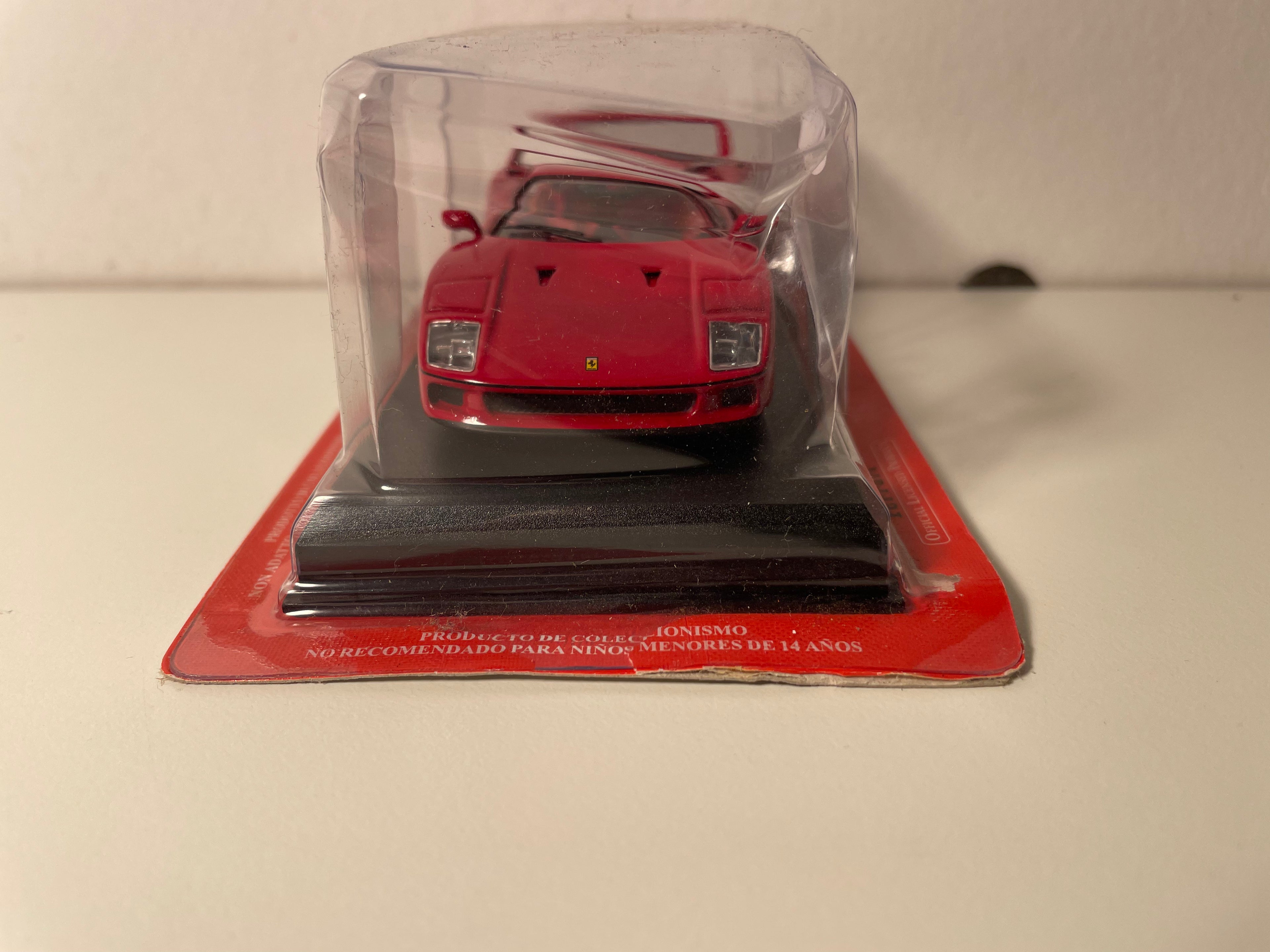 Ferrari F40 rouge (blister)