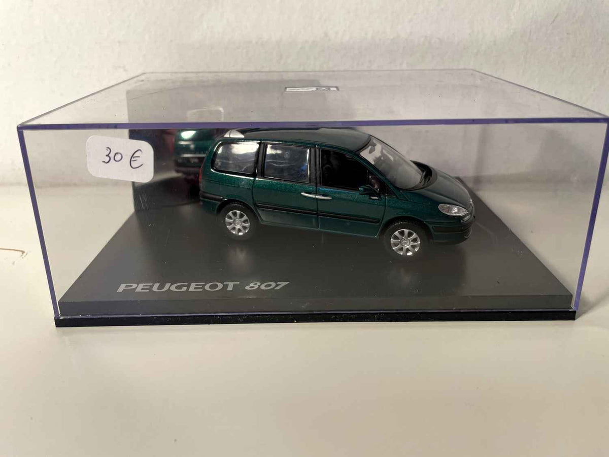 Peugeot 807 verte foncée (coffret boite rectangle) Norev