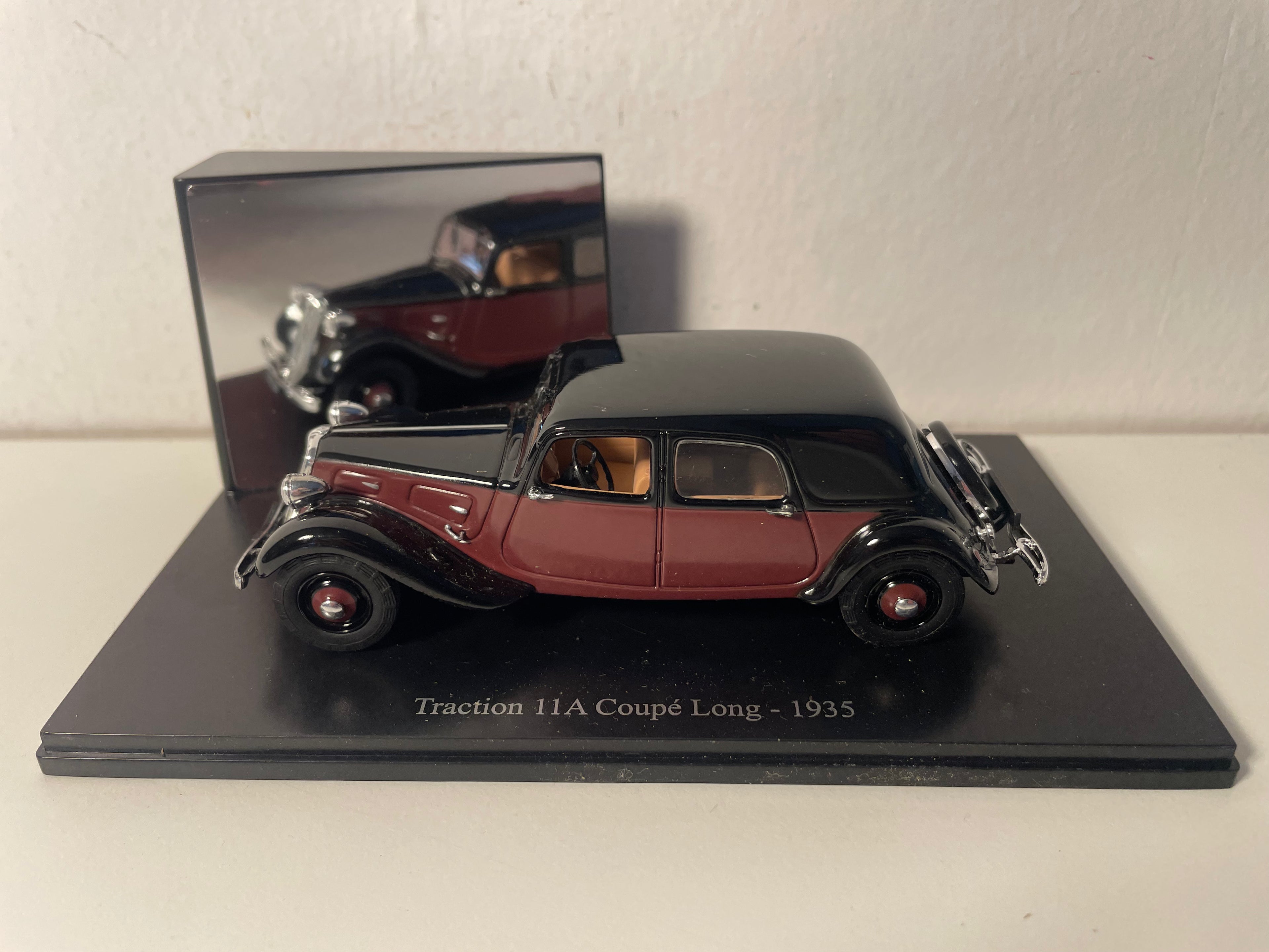 1935 Citroën Traction 11A Coupé Long Bordeaux and Black (Plexi Box)