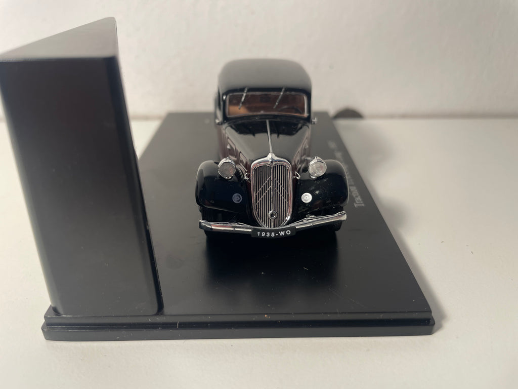 Citroën Traction 11A Coupé Long bordowy i czarny z 1935 roku (pudełko plexi)