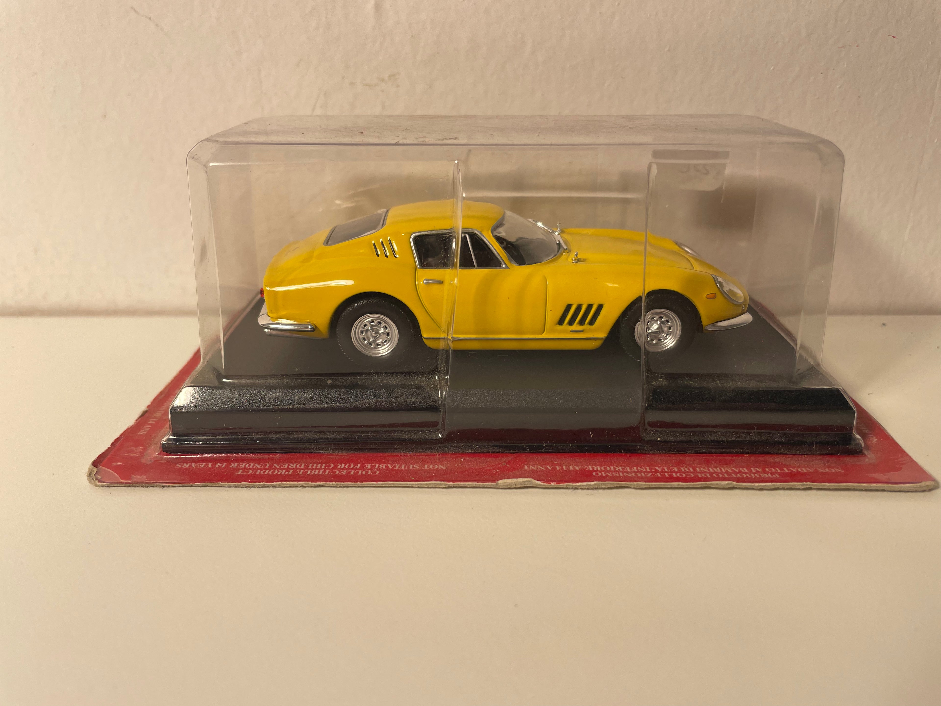 Ferrari 275 GTB Amarelo (Blister)