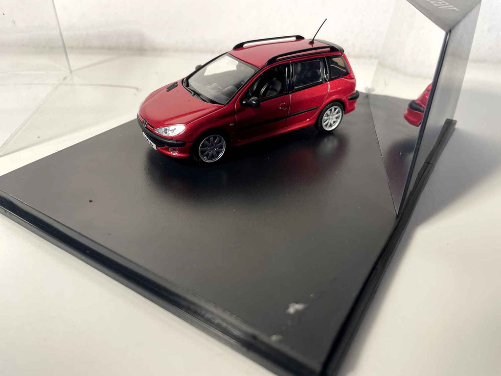 Peugeot 206 sw rouge foncé/bordeaux (coffret boite rectangle) Norev