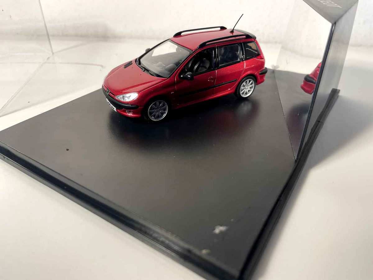 Peugeot 206 sw rouge foncé/bordeaux (coffret boite rectangle) Norev