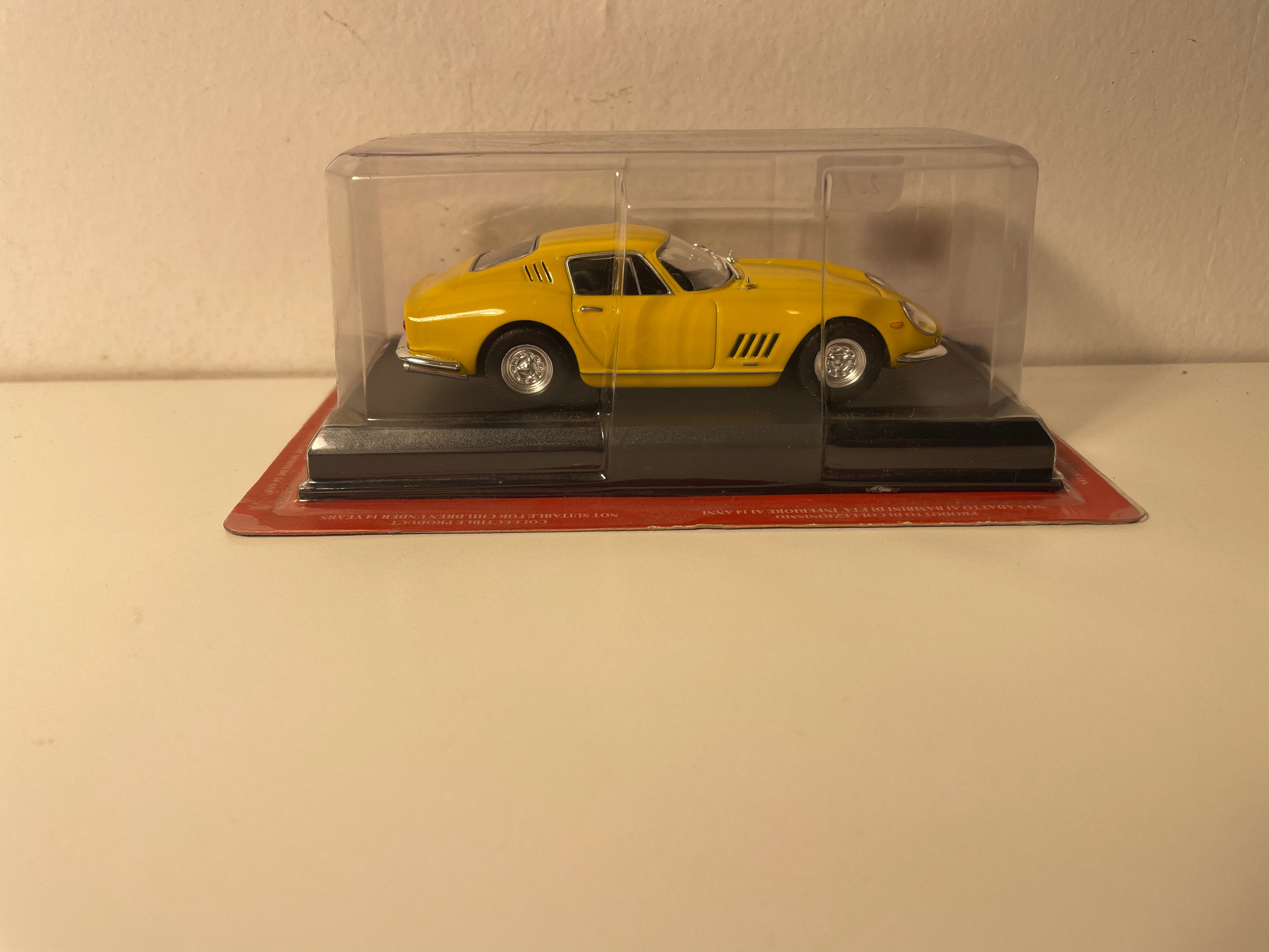 Ferrari 275 GTB Amarelo (Blister)