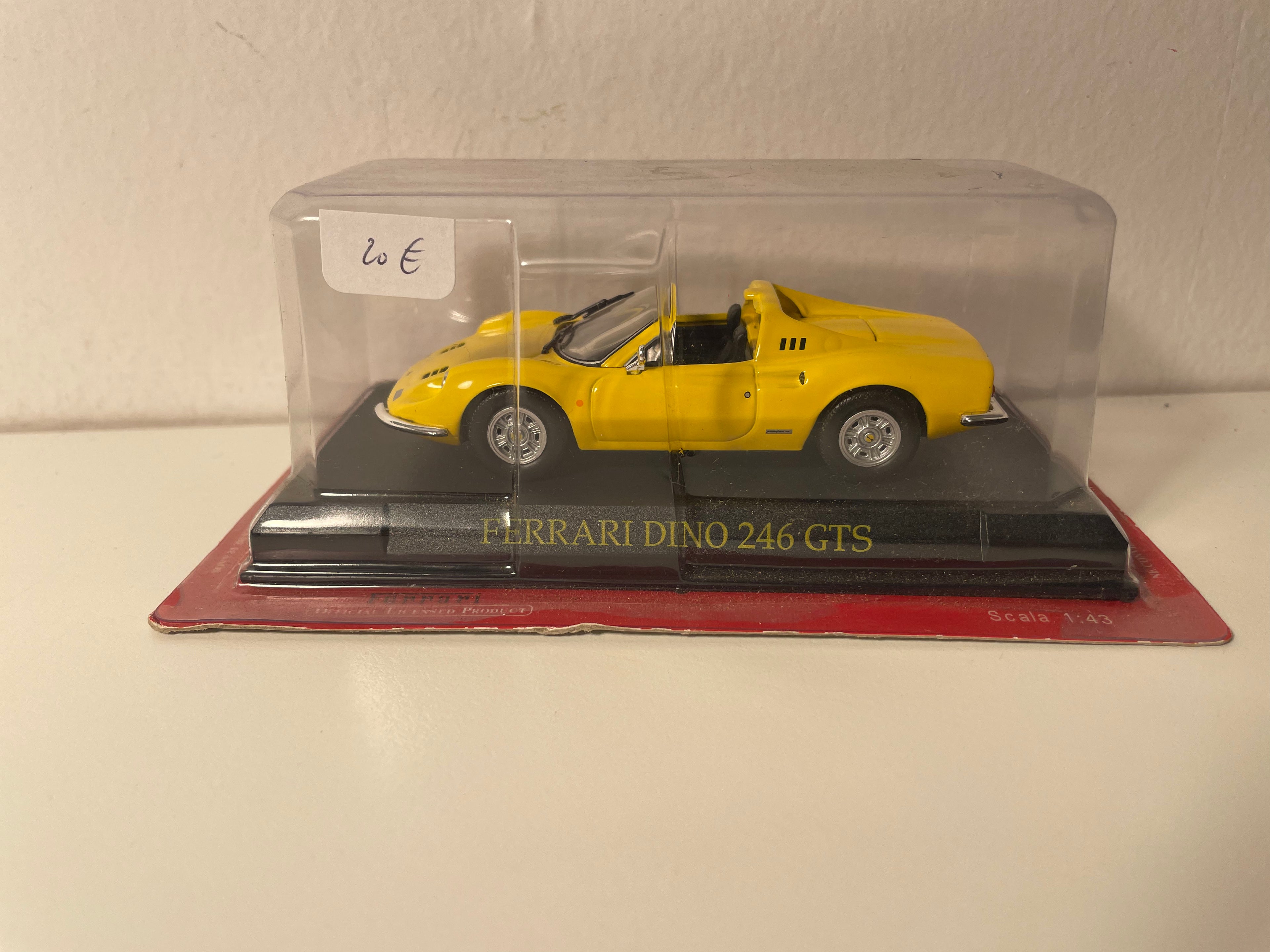 Ferrari Dino246 GTS giel (blister)