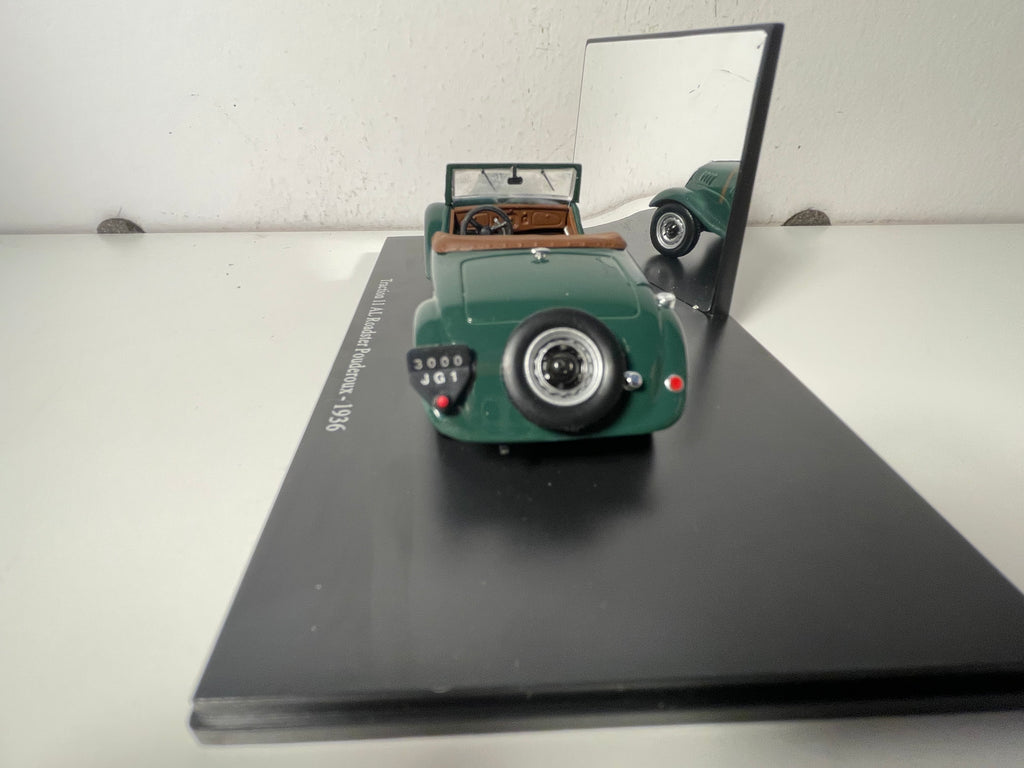 Citroën Traction 11 AL Roadster Pouderoux green number 45 of 1936 (plexi box)