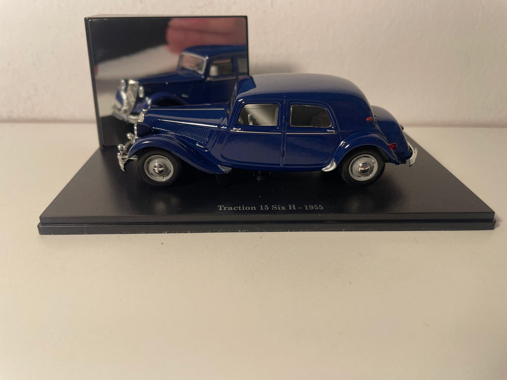 1955 Dunkelblaue Citroën Traction 15 Six H (Plexi-Box)