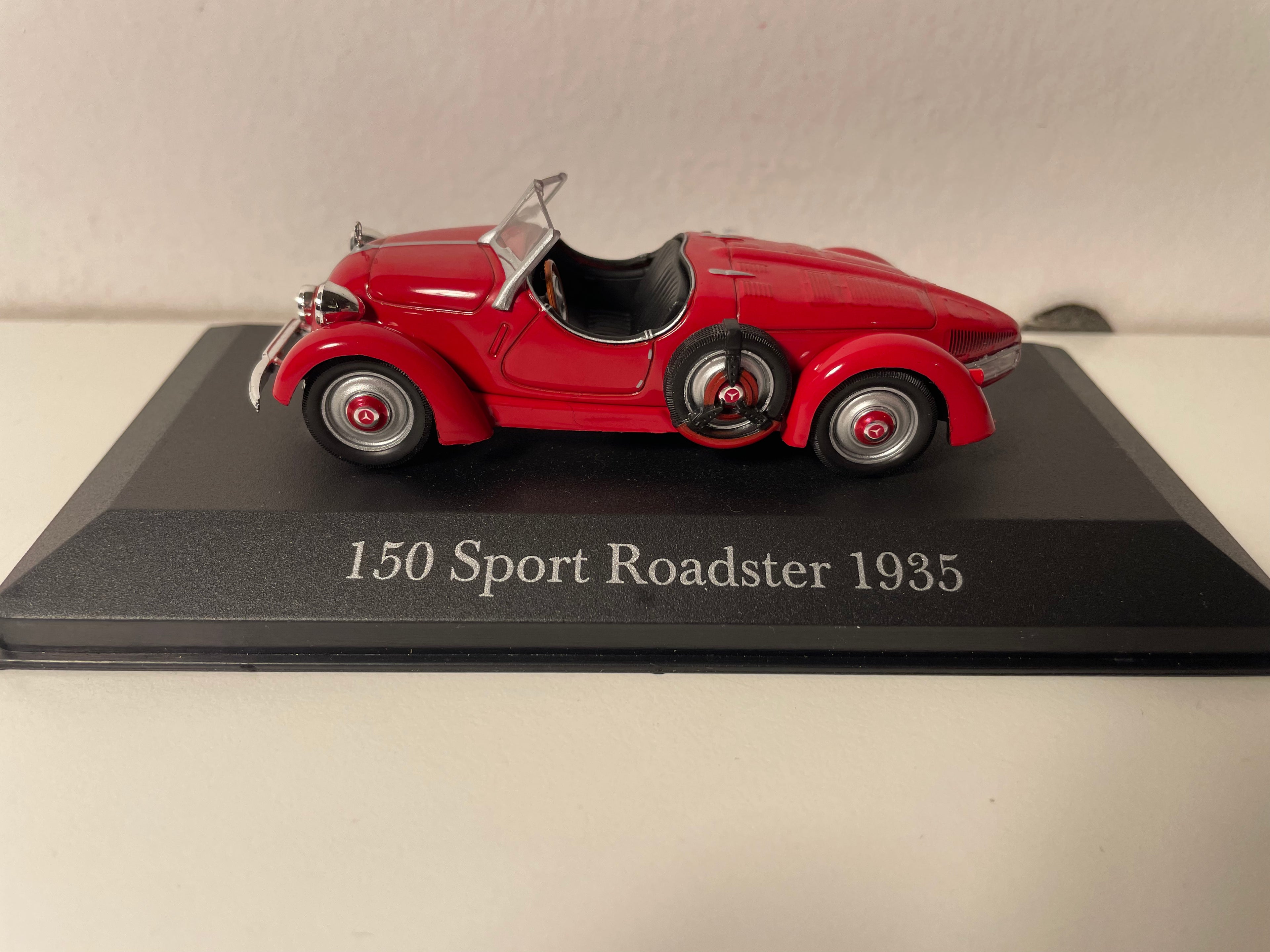 Ciemnoczerwony Mercedes 150 Sport Roadster z 1935 roku
