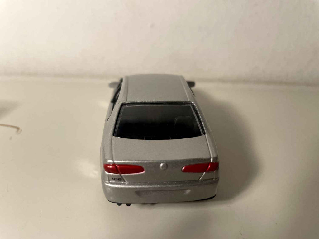Alfa Roméo 166 gris - Majorette