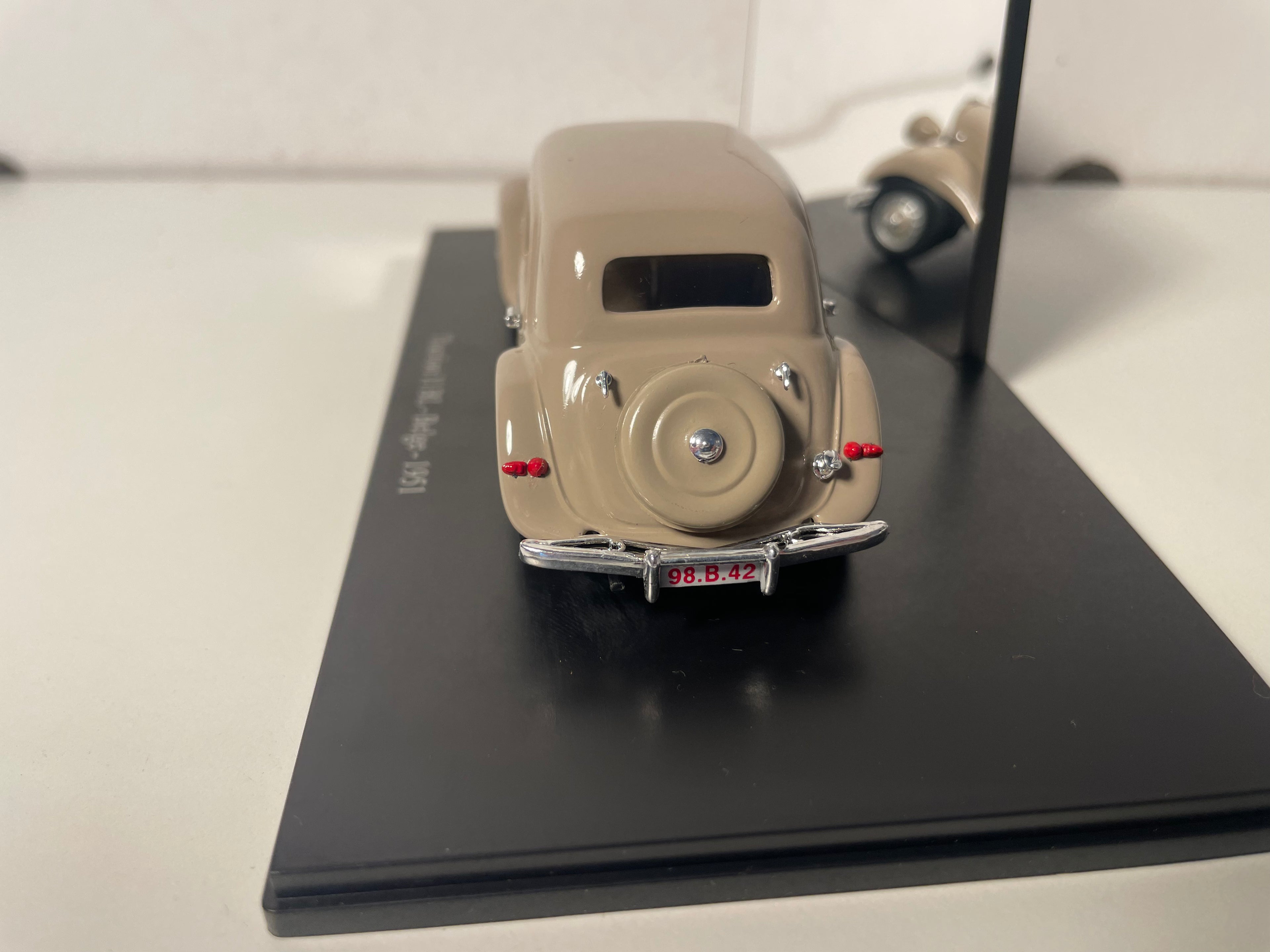 Citroën Traction 11 BL Belge brong aus 1951 (plexi Këscht)
