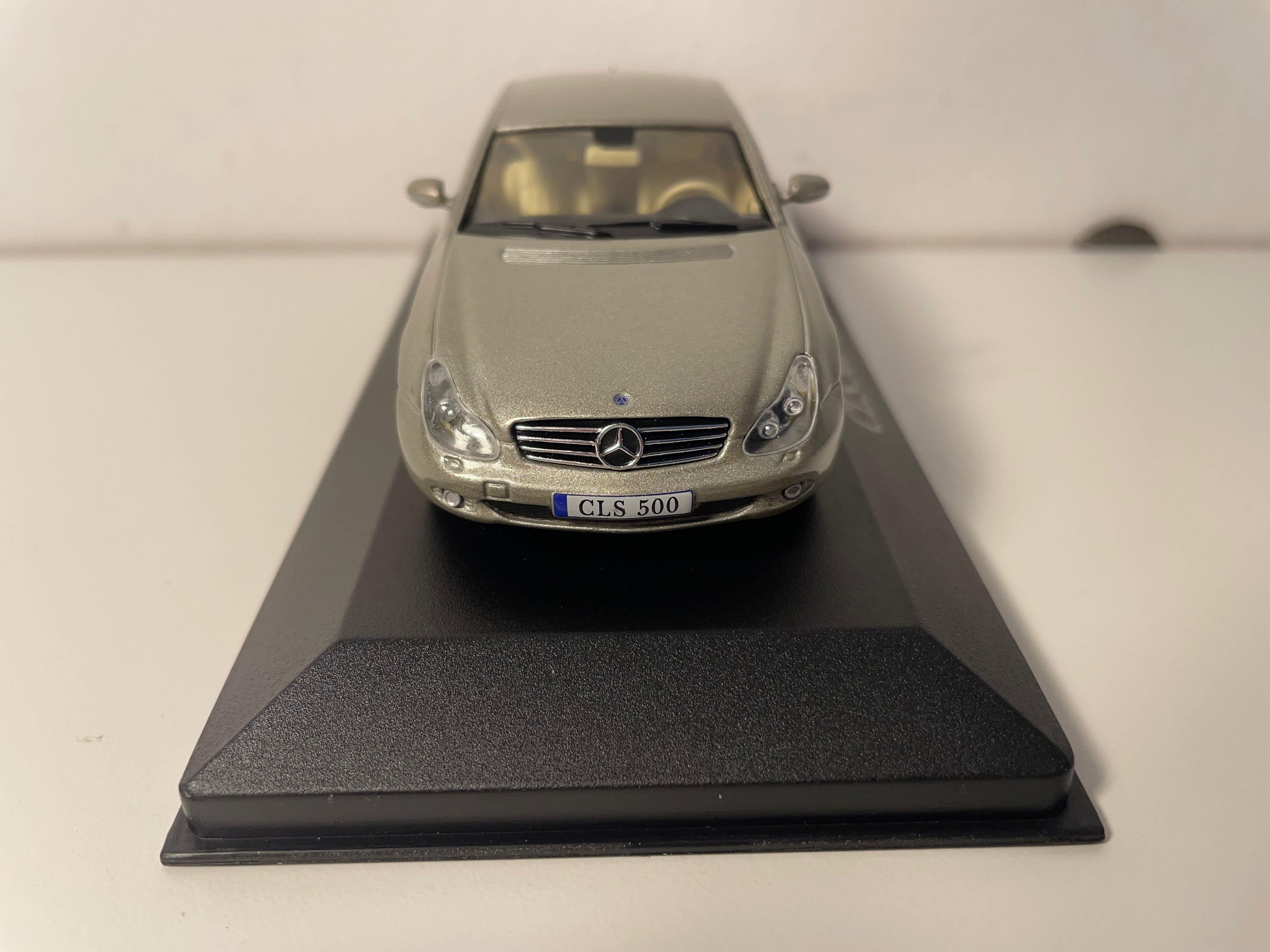 Mercedes CLS 500 2004 marrón claro