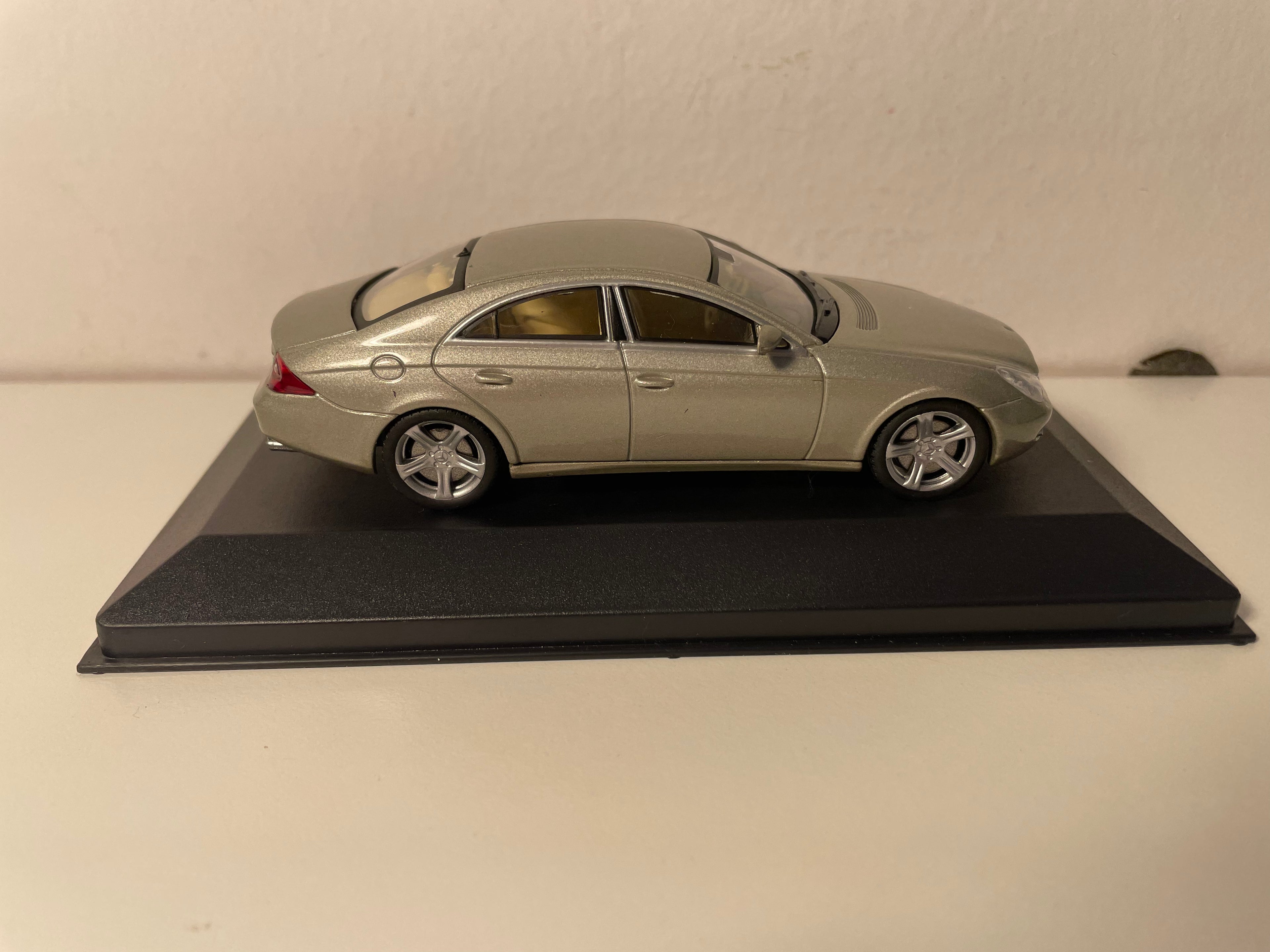 Mercedes CLS 500 2004 marrón claro