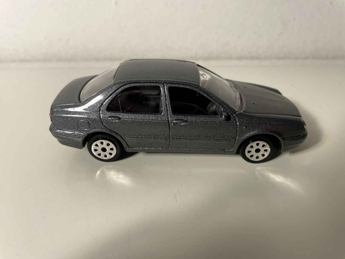 Lancia Lybra grise - Majorette
