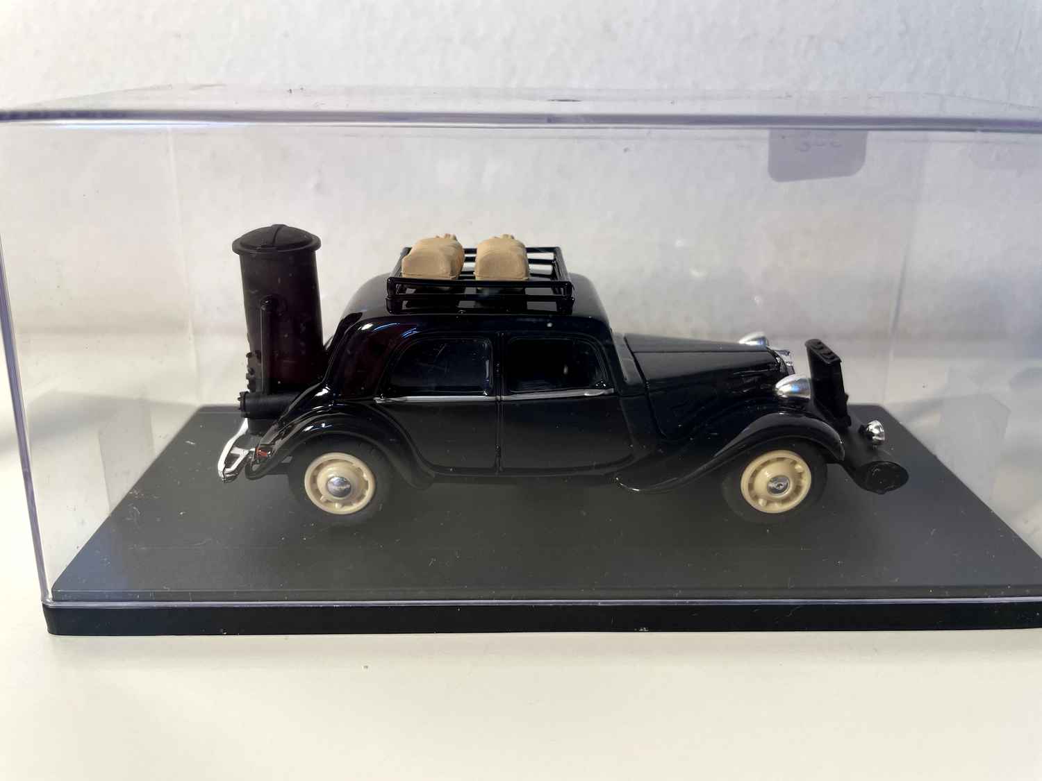 Citroën Traction zwart Gazogène (Eligor)