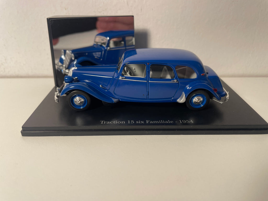 Citroën Traction 15 six Familiale azul de 1954 (caja de plexiglas)
