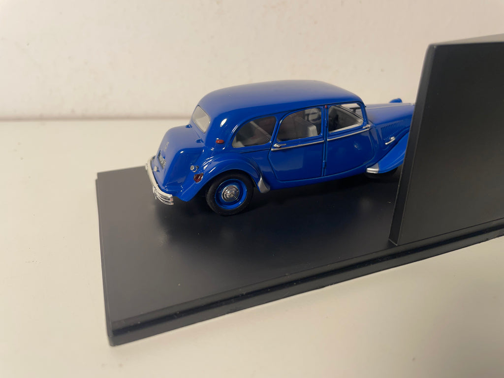Citroën Traction 15 six Familiale azul de 1954 (caja de plexiglas)