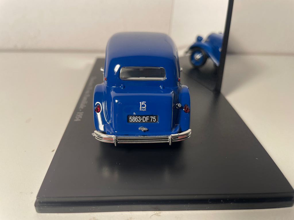 Citroën Traction 15 six Familiale azul de 1954 (caja de plexiglas)