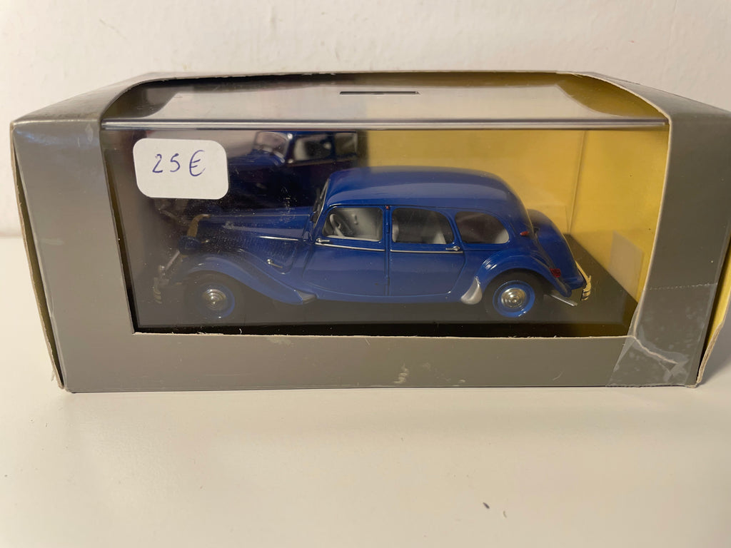Citroën Traction 15 six Familiale azul de 1954 (caja de plexiglas)