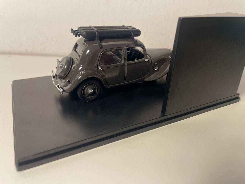Citroën Traction 11 Light Gazogene from 1941 (Plexi Box)