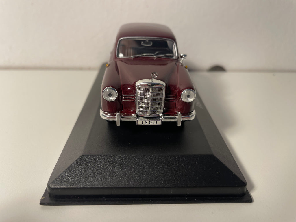 Mercedes 180D Bordeauxrout vun 1954
