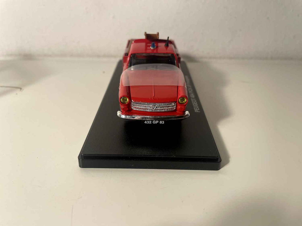 Peugeot 404 pick-up rouge pompiers (collection les petits utilitaires français)
