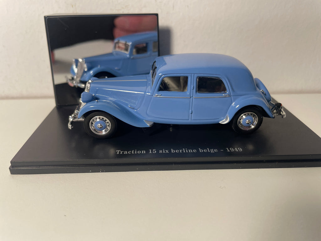 Citroën Traction 15 six berline belge azul de 1949 (caja de plexiglas)
