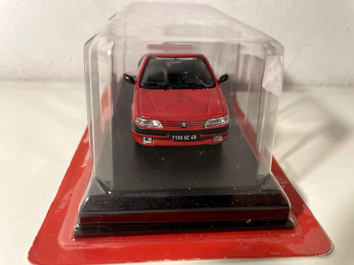 Peugeot 106 rouge de 1993 (blister) AUTO-PLUS