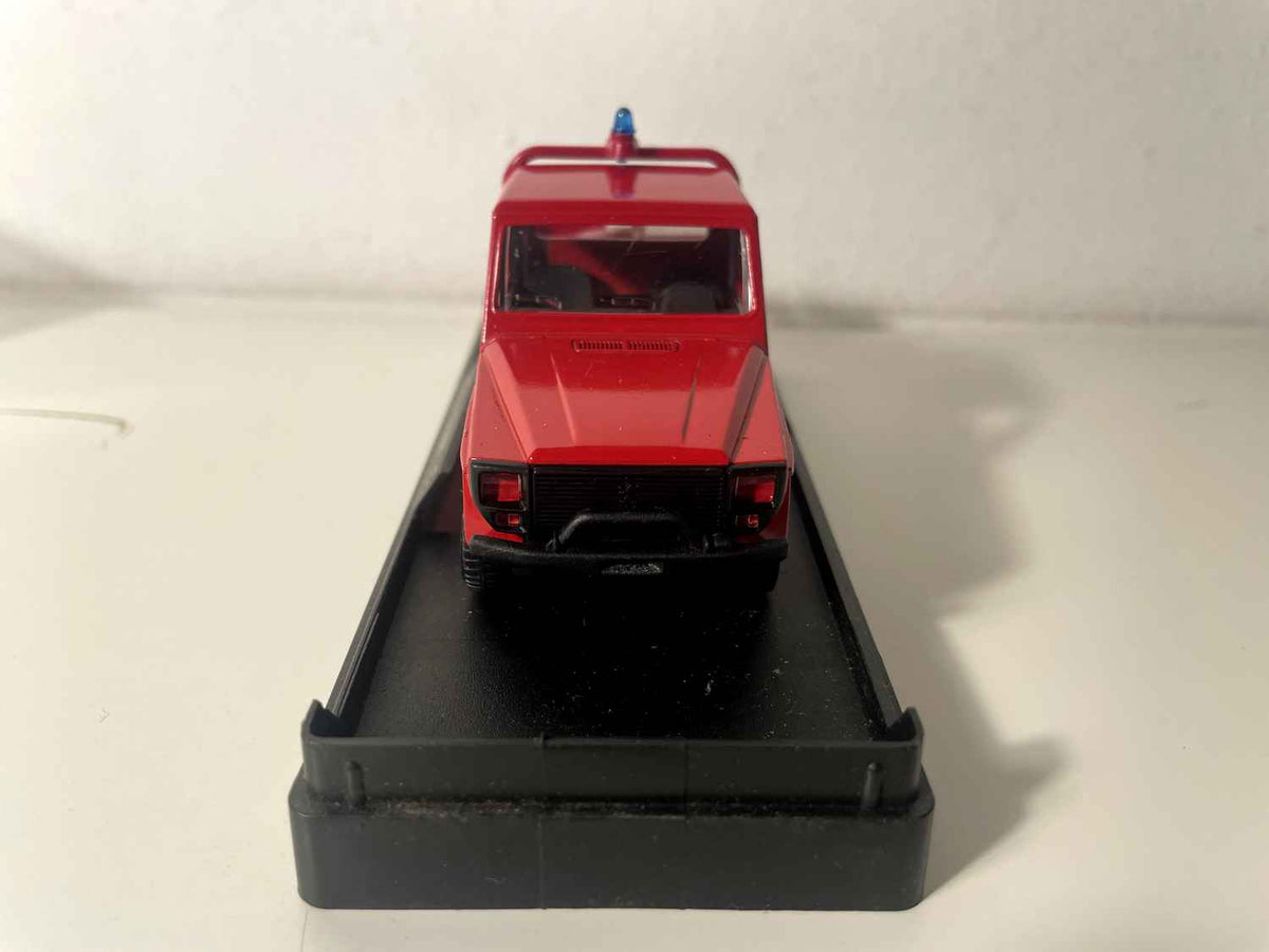Peugeot P4 rouge pompiers (Solido référence 4835)