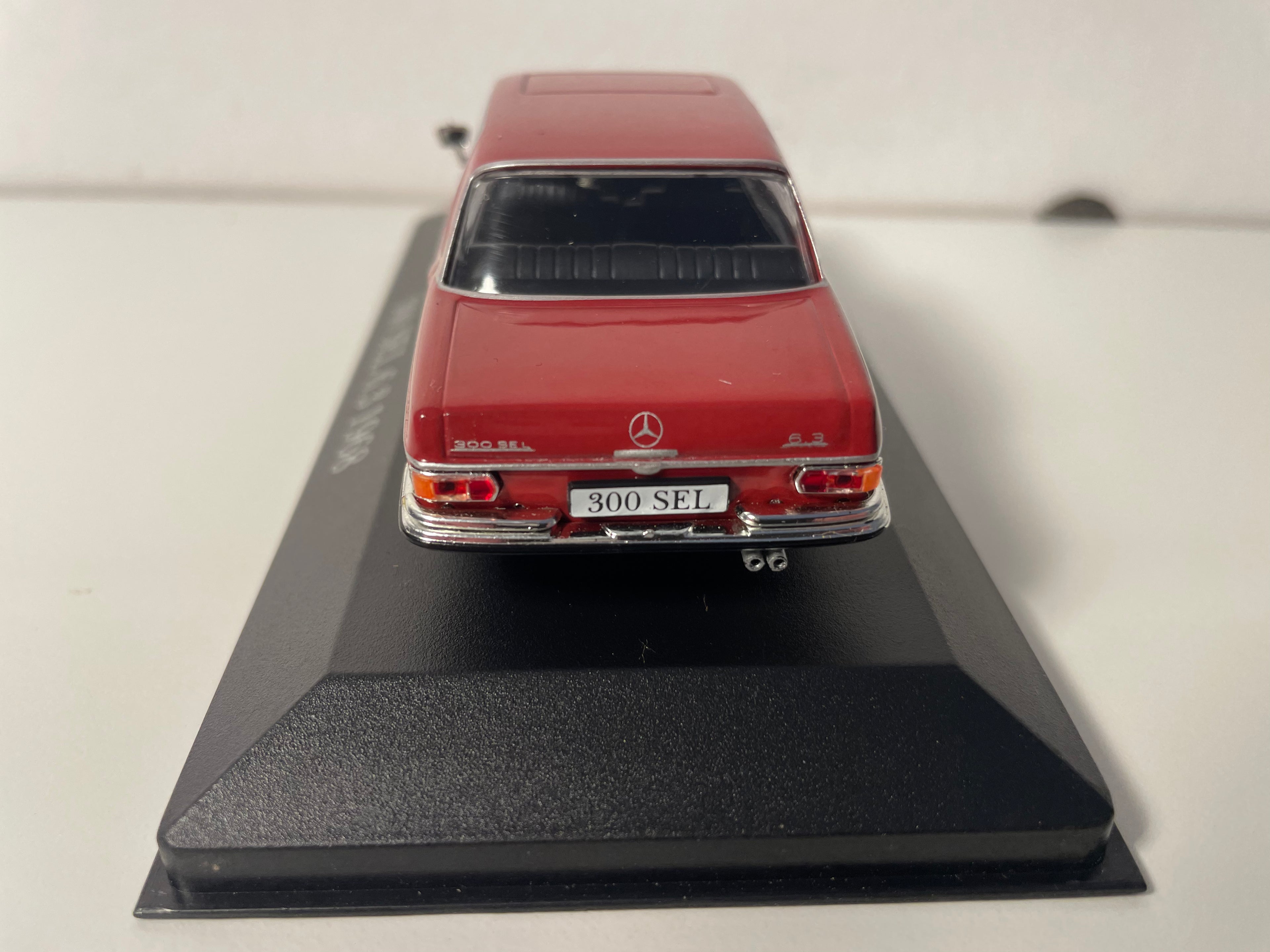 Mercedes 300 SEL 6.3 Bourgogne vun 1968
