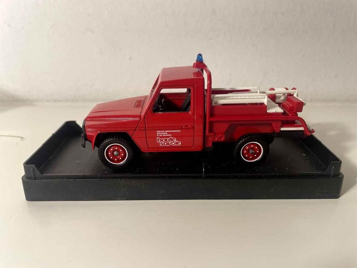 Peugeot P4 rouge pompiers (Solido référence 4835)