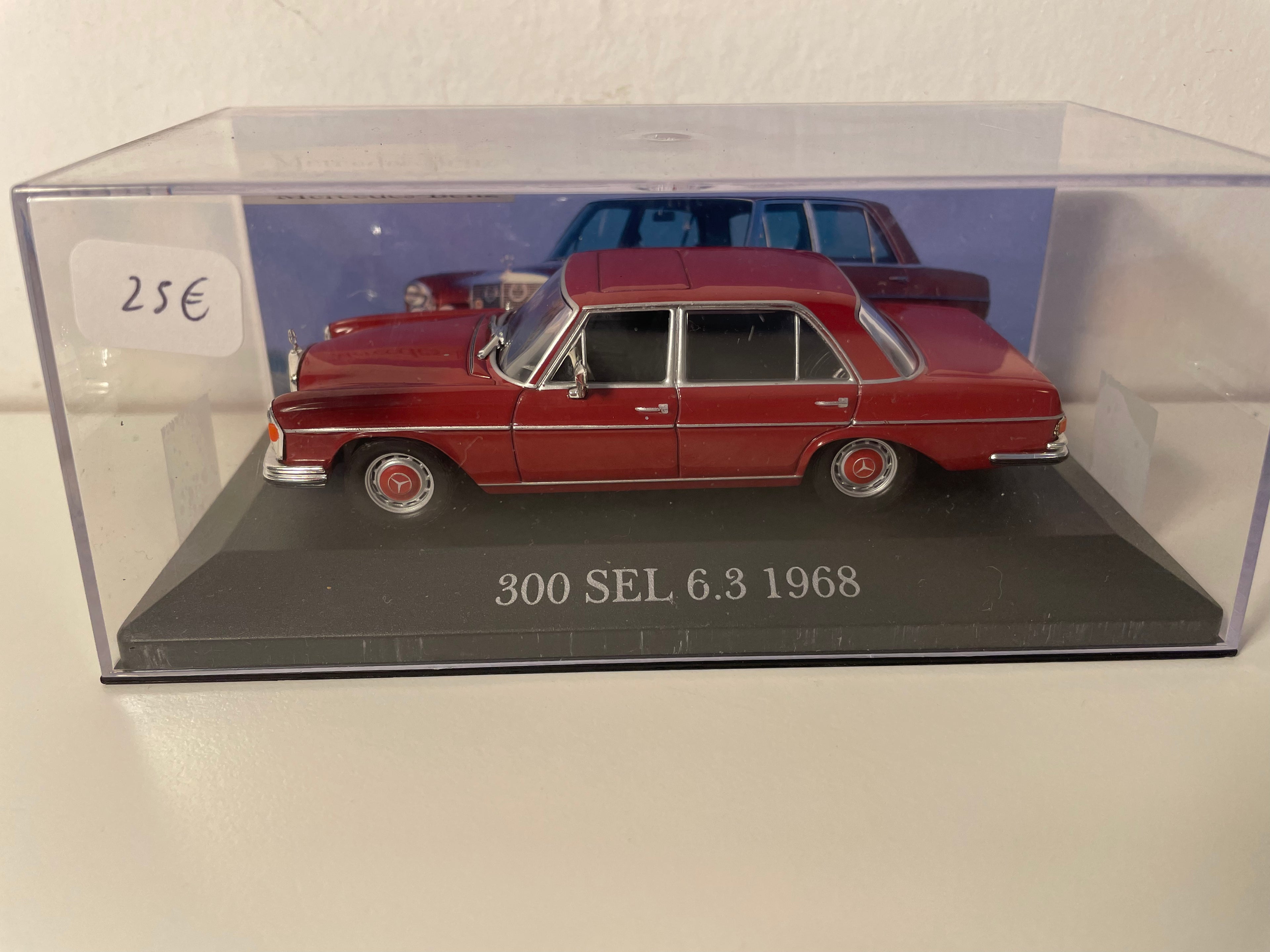 Mercedes 300 SEL 6.3 Bourgogne vun 1968