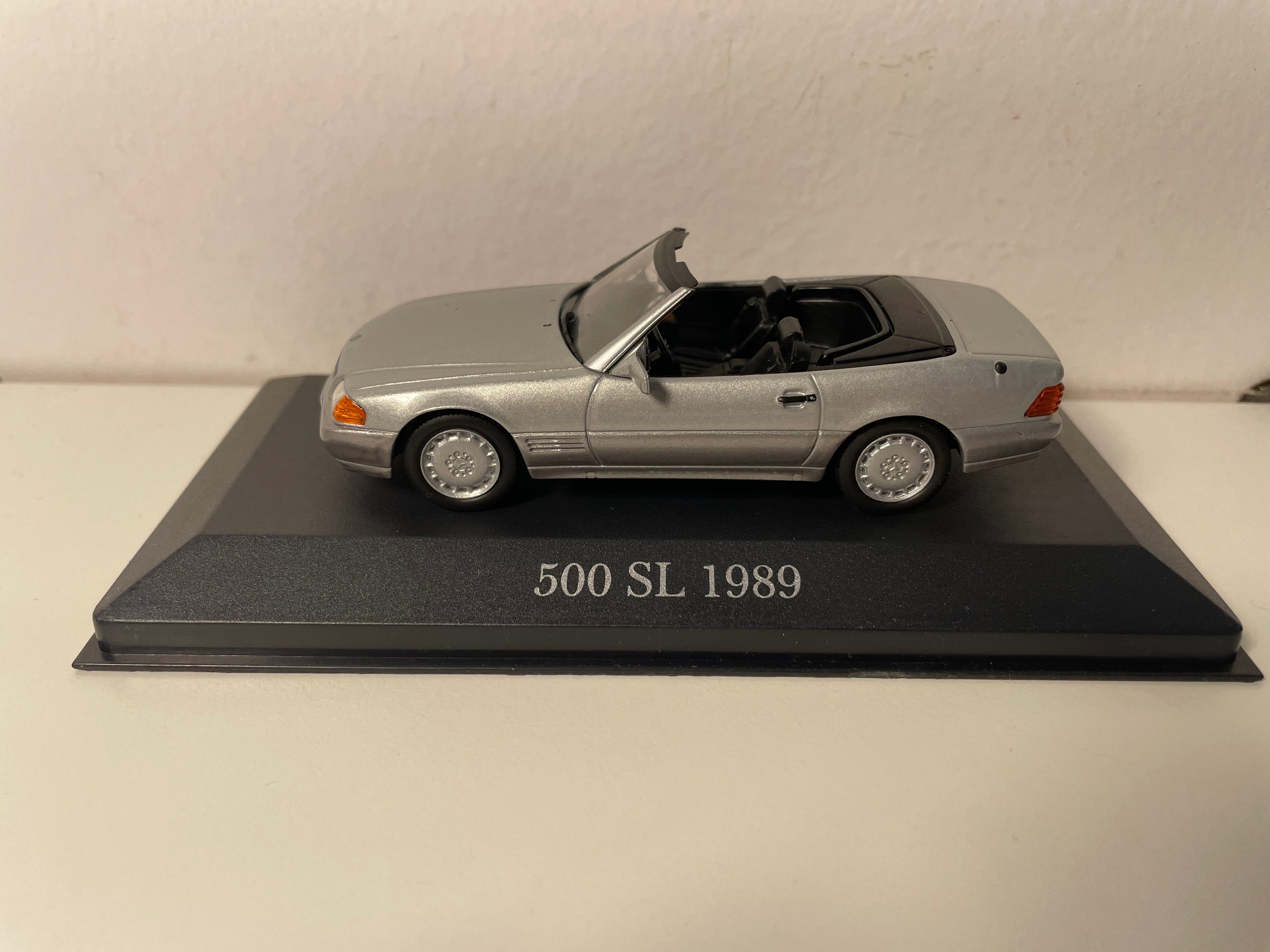 Mercedes 500 SL gris de 1989