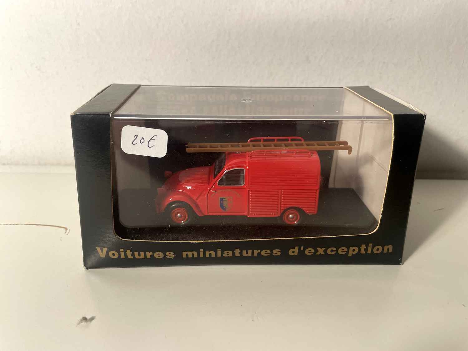 Citroën 2 CV brandweer rood (Uitzonderlijke miniatuurauto's)