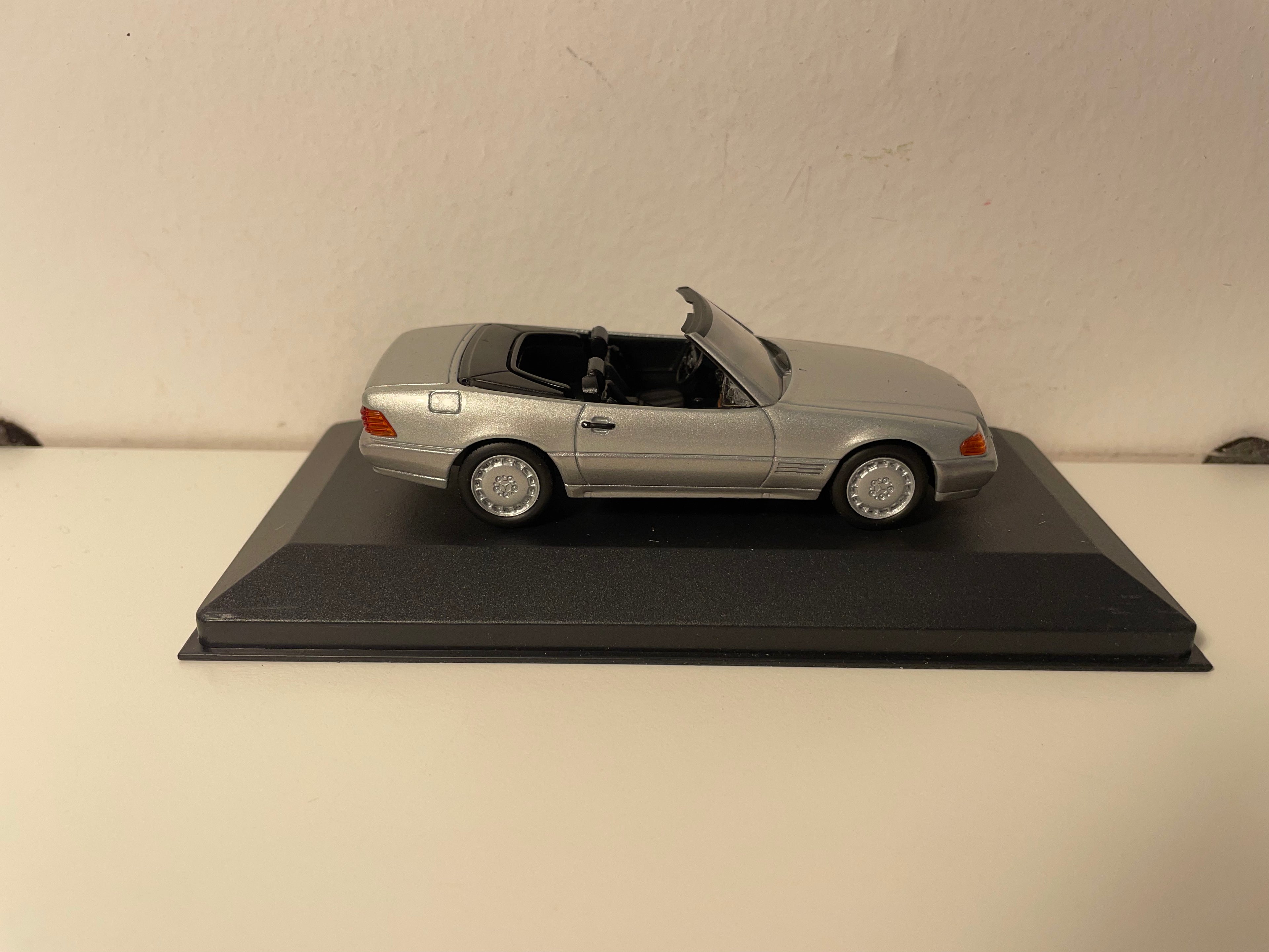 Mercedes 500 SL gris de 1989