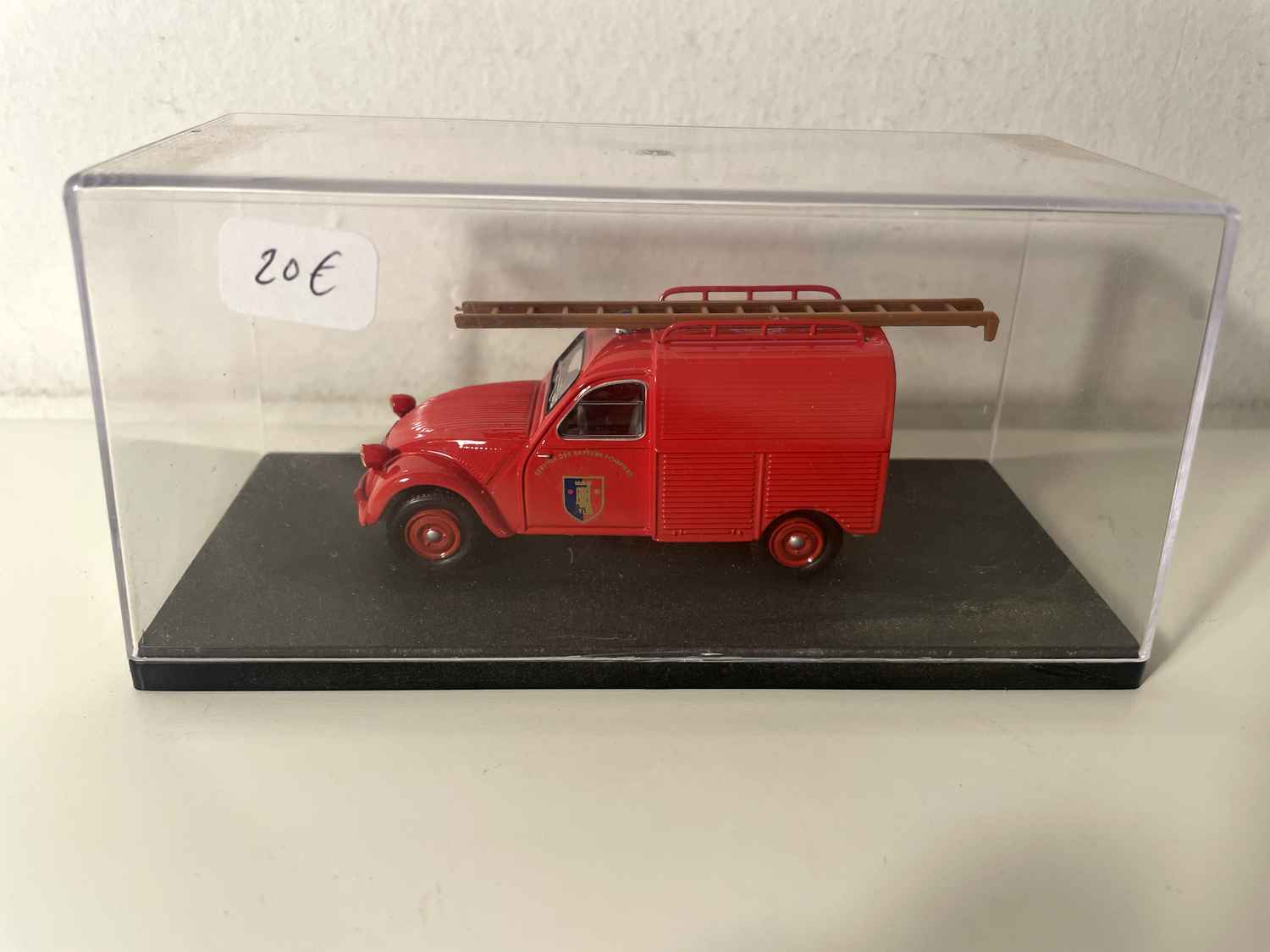 Citroën 2 CV rot Feuerwehr (Außergewöhnliche Modellautos)