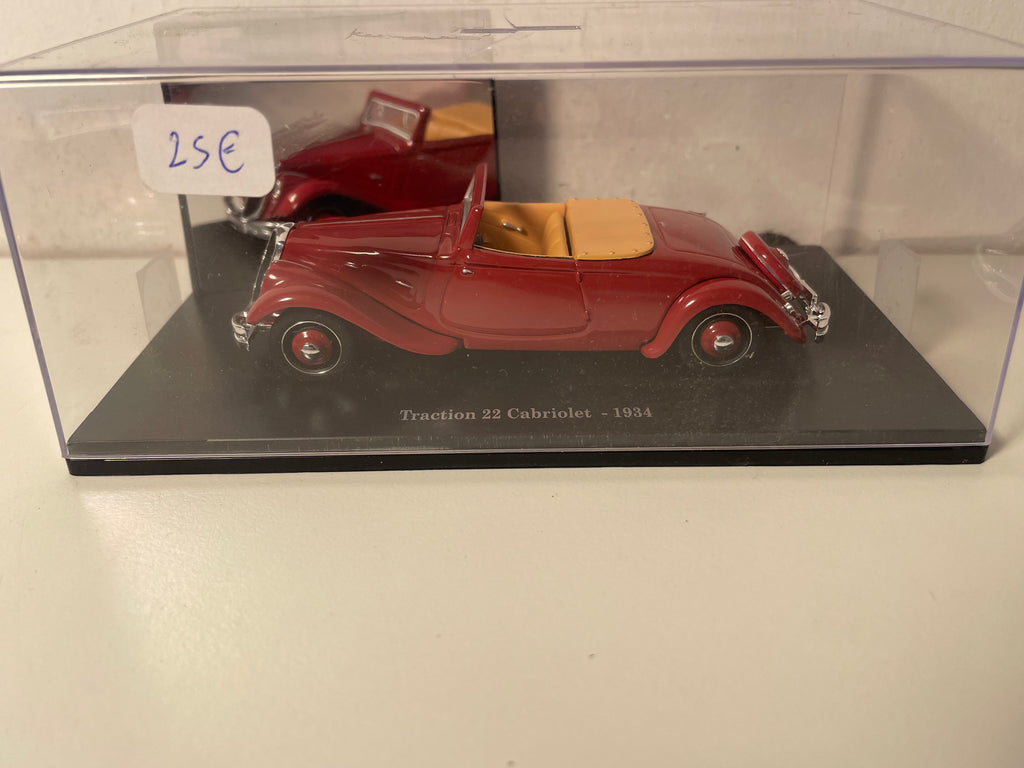 Citroën Traction 22 cabriolet bordeaux de 1934 (boite plexi)