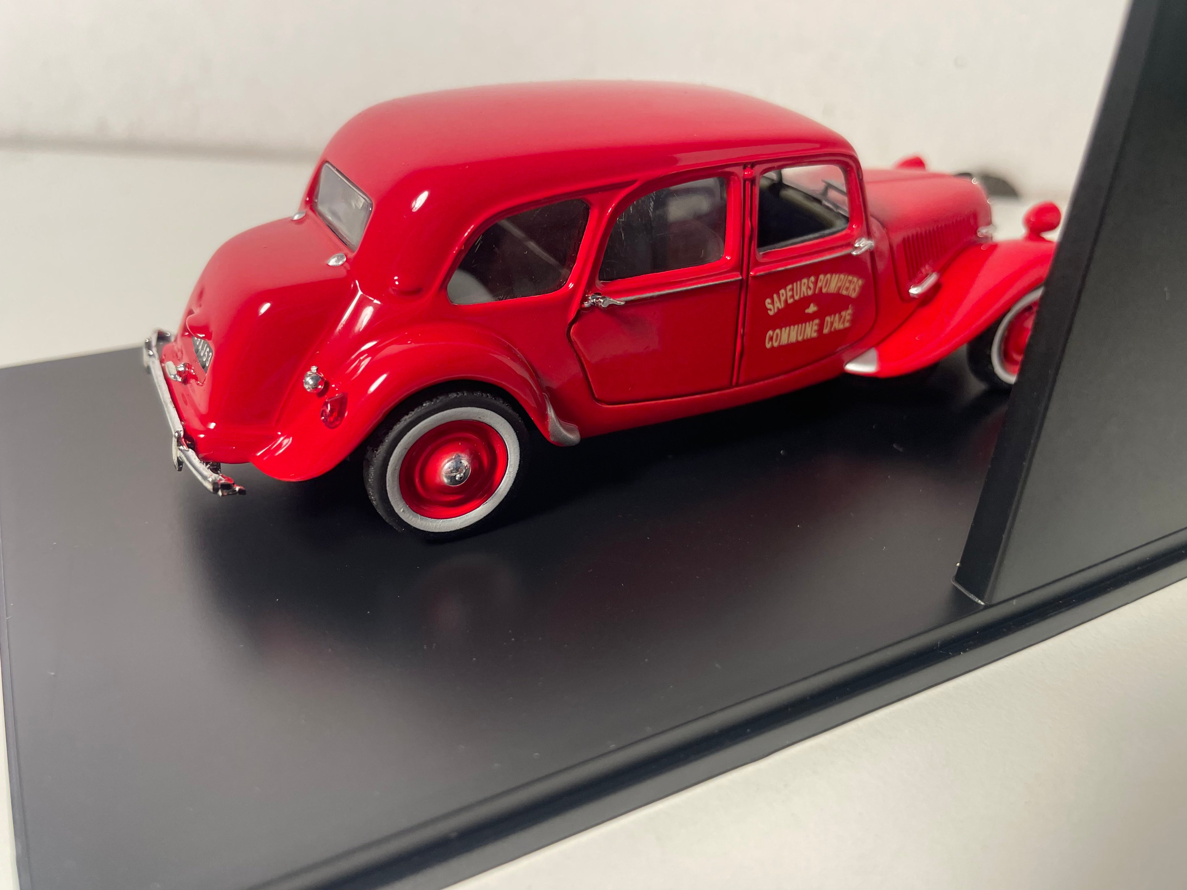 1955 Red Citroën Traction 11 Familiale - Azé Firefighters (plexiglass box)