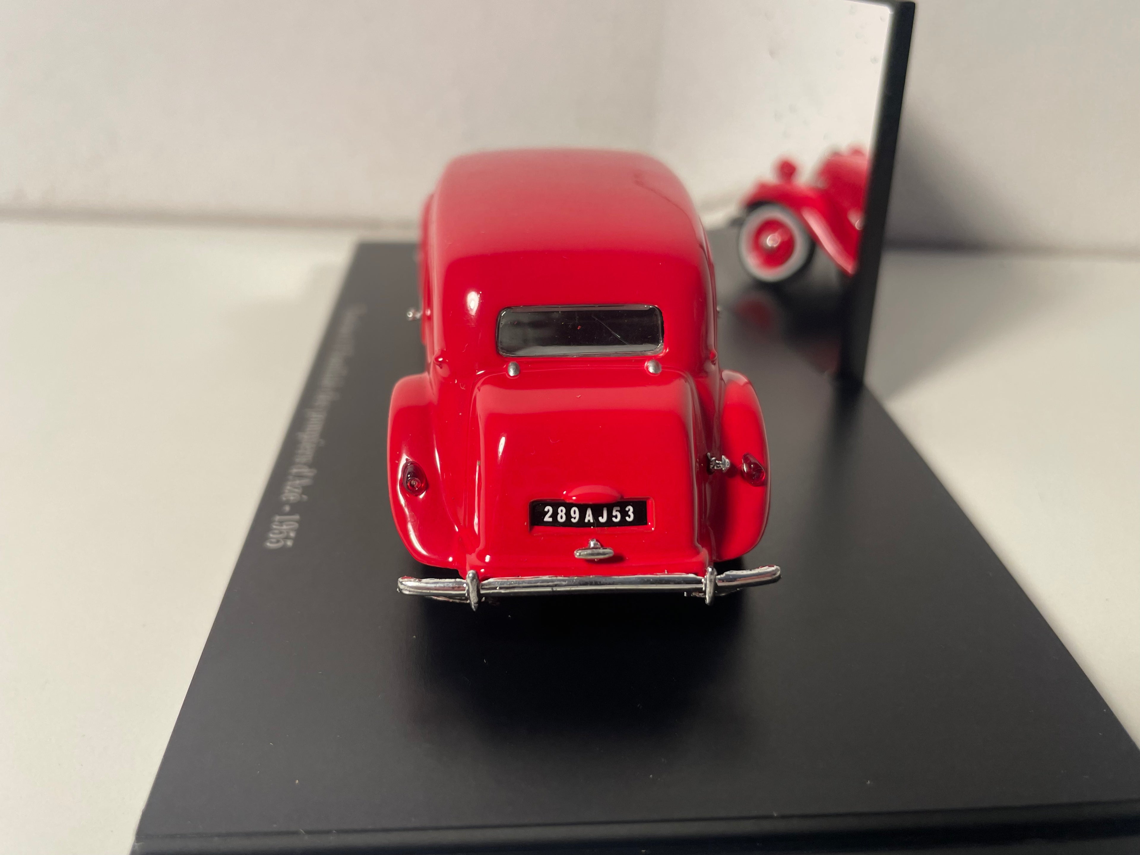 1955 Red Citroën Traction 11 Familiale - Azé Firefighters (plexiglass box)