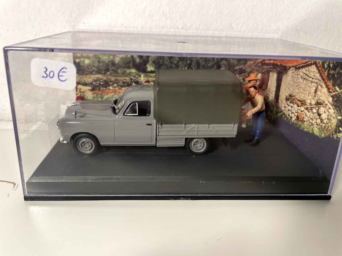 Peugeot 403 grey tarpaulin pick-up - La Nationale 7 - the blue route