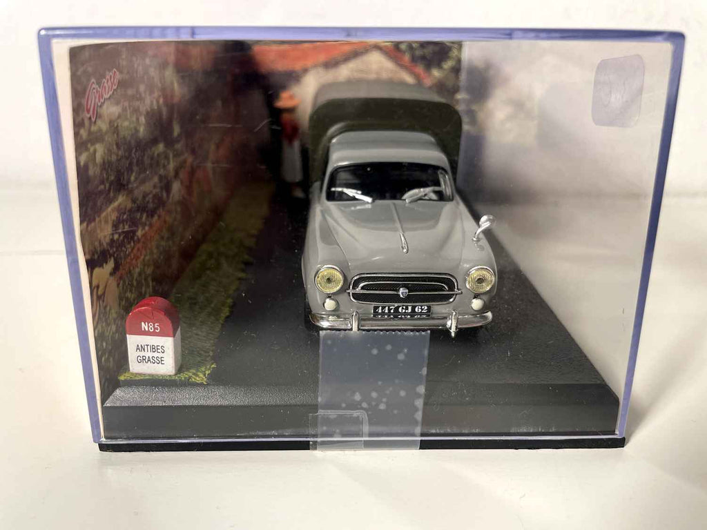 Peugeot 403 grey tarpaulin pick-up - La Nationale 7 - the blue route