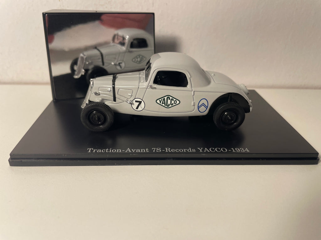 Citroën Traction-Avant 7S-Records grise YACCO de 1934 (boite plexi)