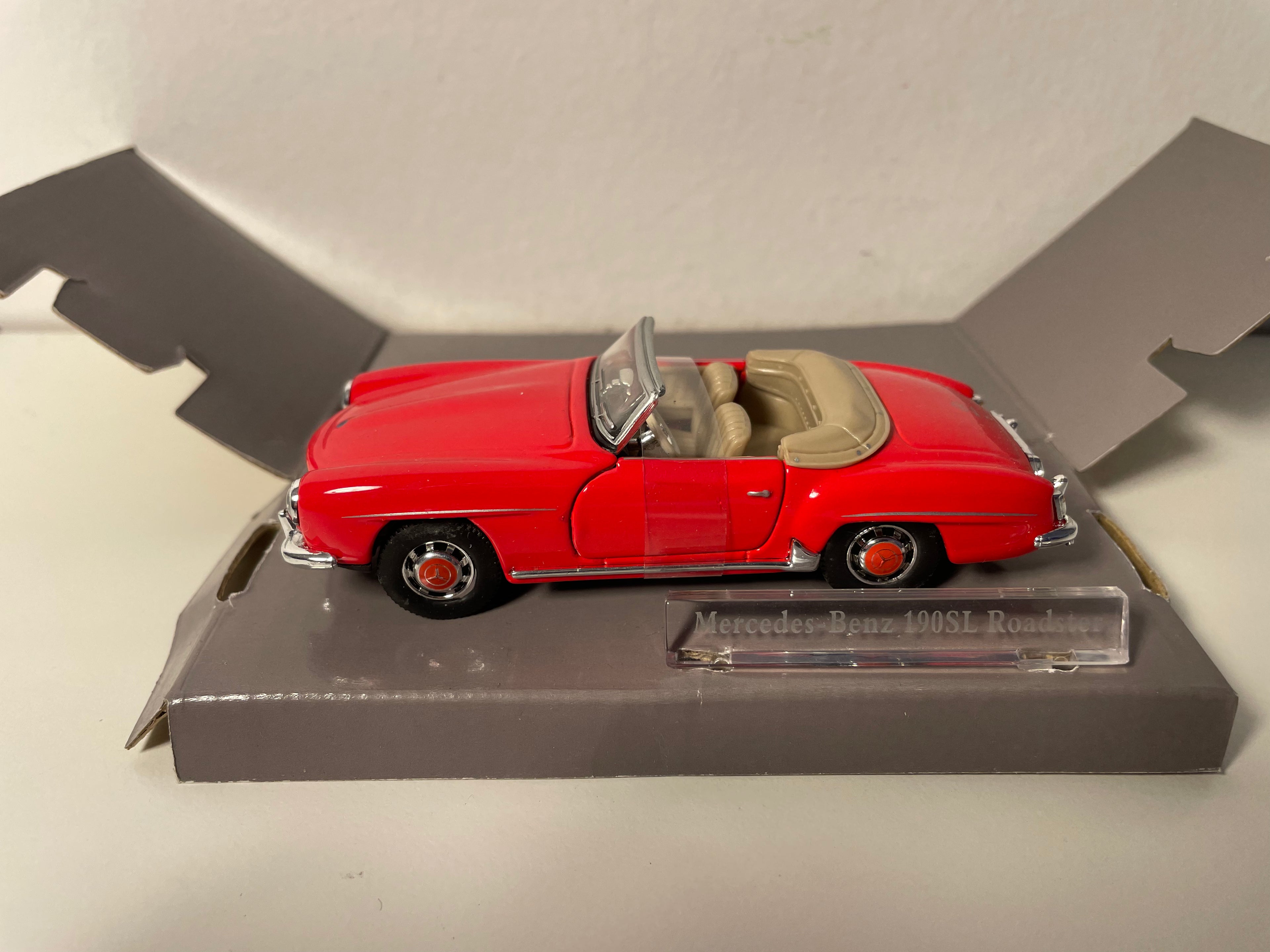 Mercedes-Benz 190SL Roadster czerwony - kolekcja Junior Driver Classics (opakowanie kartonowe)