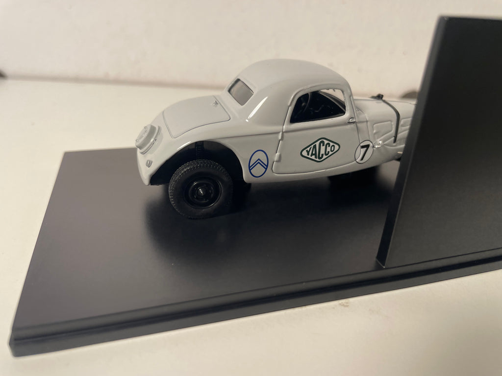 Citroën Traction-Avant 7S-Records grise YACCO de 1934 (boite plexi)