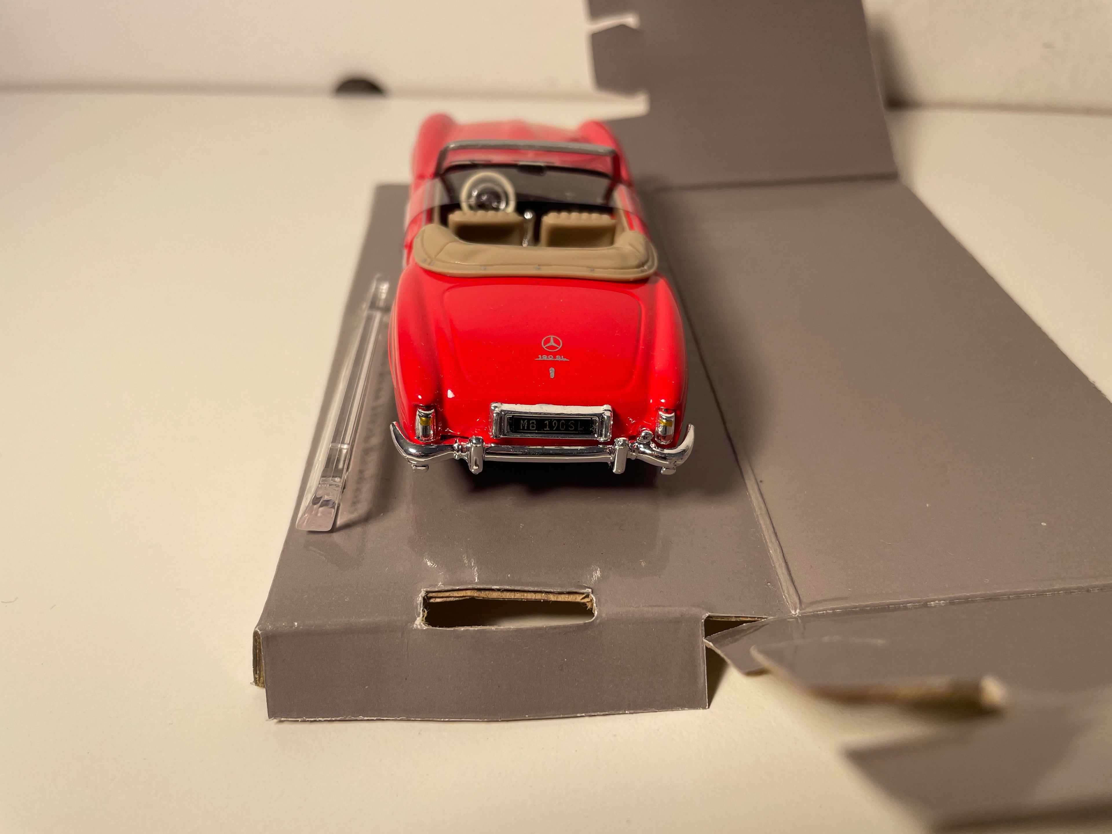 Mercedes-Benz 190SL Roadster czerwony - kolekcja Junior Driver Classics (opakowanie kartonowe)