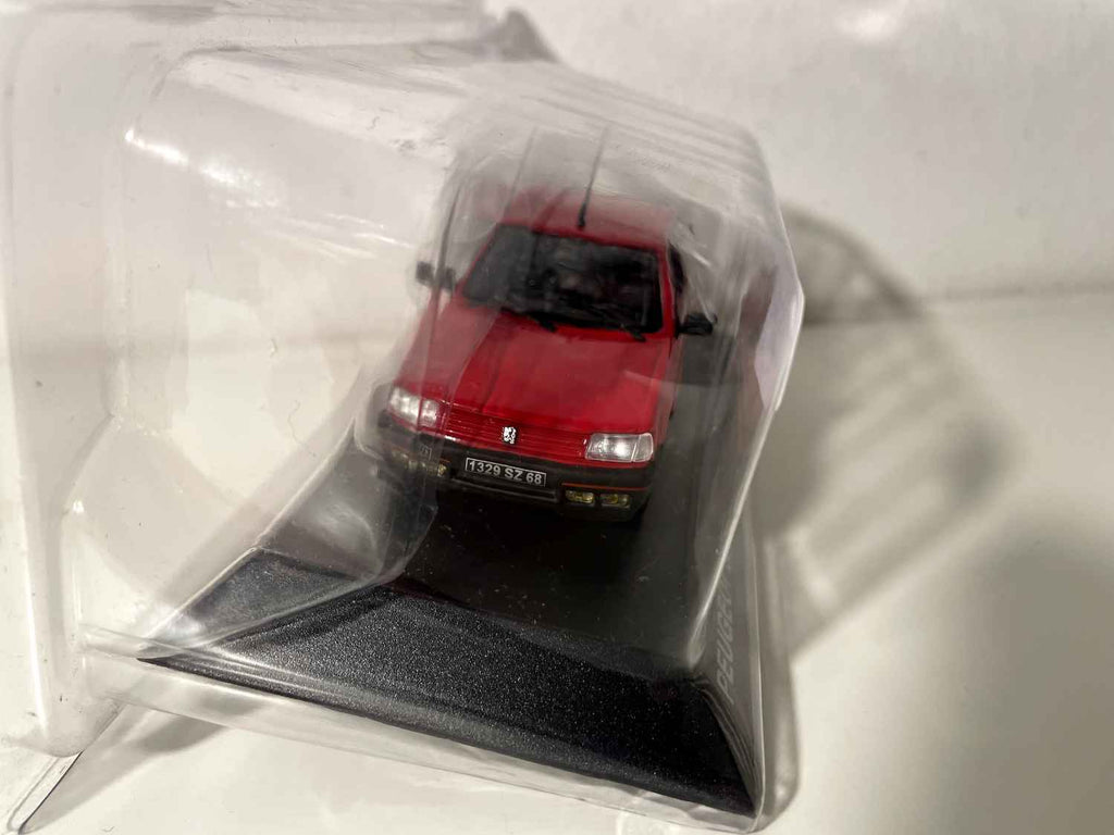 Peugeot 309 GTI rouge de 1987
