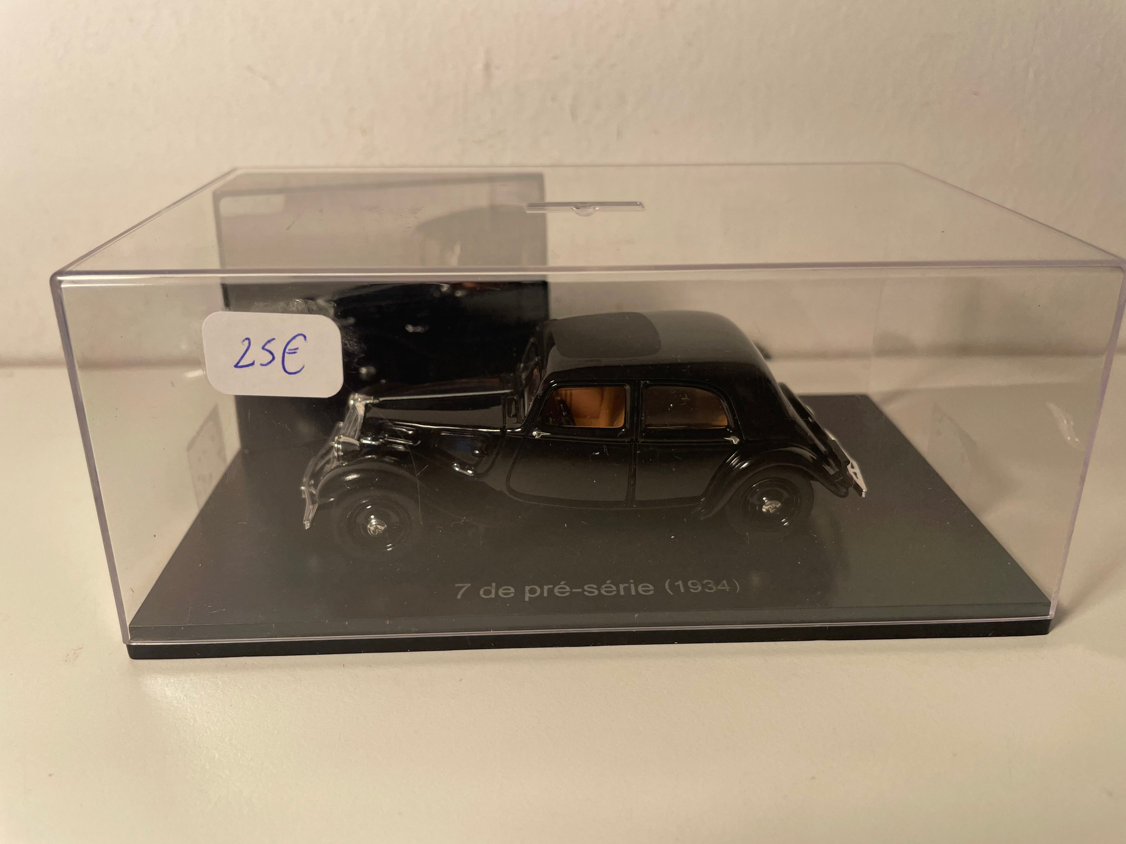 1934 Citroën Traction 7 Pre-Serie Zwart (Plexi Box)