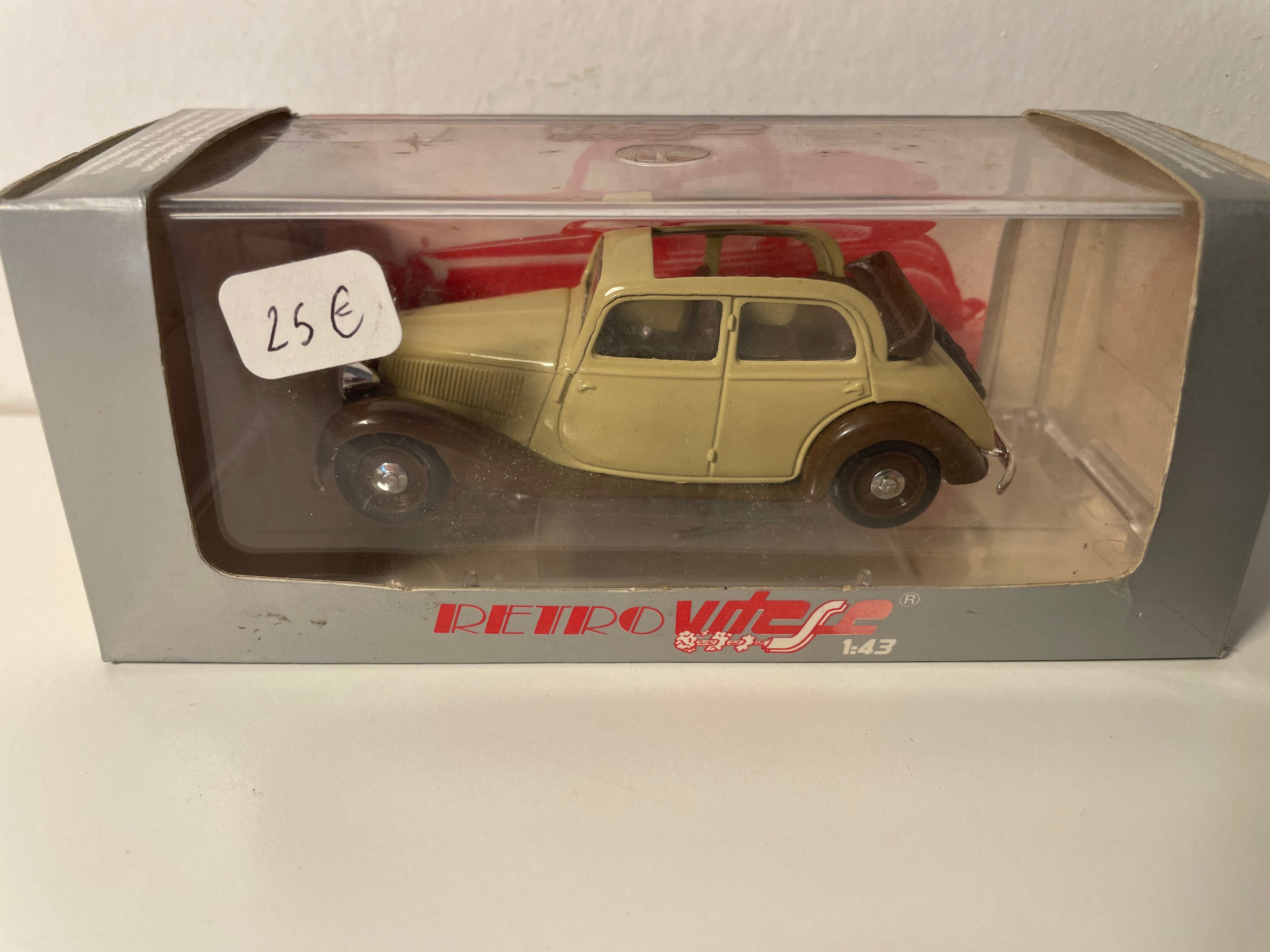 Mercedes 170V Cabriolimousine marrone e beige 1936-1950 - Rétrovitese riferimento 167