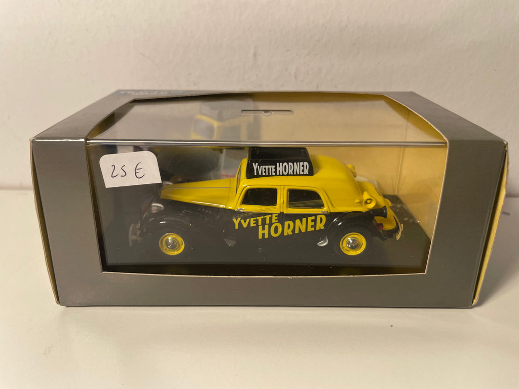 Citroën Traction 15 six amarillo y negro YVETTE HORNER